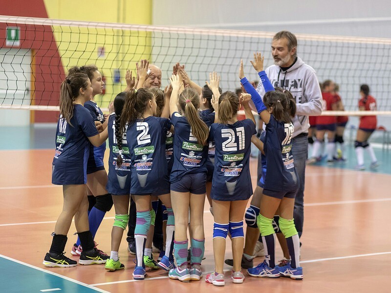 UNDER 12 SIMPLY – CAMPIONATO FIPAV: OTTIMO ESORDIO DELL’ ISIL VOLLEY ALMESE SIMPLY CONTRO SAN GIORGIO CHIERI